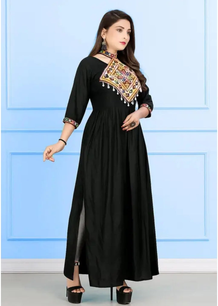 Georgette Kurti for Navratri, Black Embroidered Kurti, Traditional Festival Wear Kurti, Garba Kurti for Women, Ethnic Kurti with Leggings, Designer Navratri Dress, Chaniya Choli Style Kurti, Indo Western KurtiMyra Fashionable Kurtis
