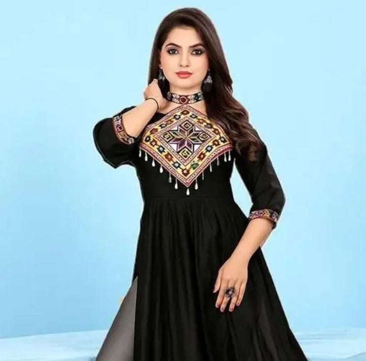 Georgette Kurti for Navratri, Black Embroidered Kurti, Traditional Festival Wear Kurti, Garba Kurti for Women, Ethnic Kurti with Leggings, Designer Navratri Dress, Chaniya Choli Style Kurti, Indo Western KurtiMyra Fashionable Kurtis