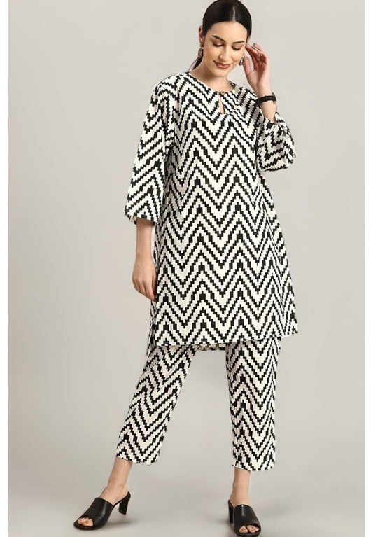 rytras Women's Rayon Printed Straight Kurta Pant Set