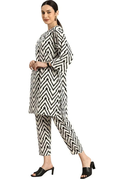 rytras Women's Rayon Printed Straight Kurta Pant Set
