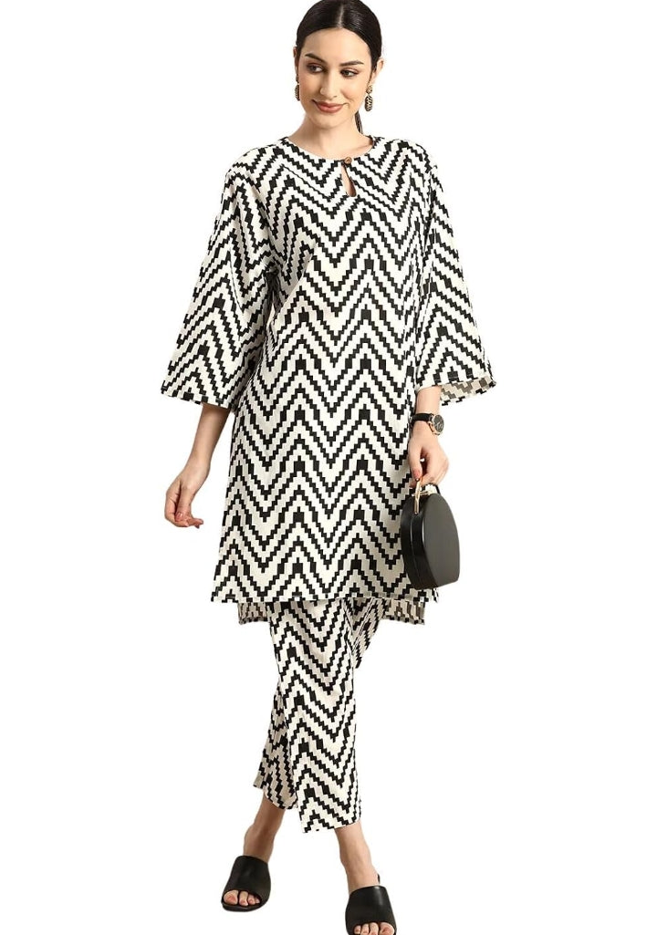 rytras Women's Rayon Printed Straight Kurta Pant Set