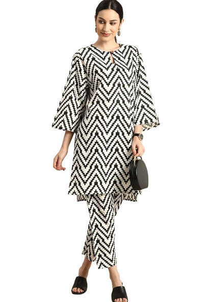 rytras Women's Rayon Printed Straight Kurta Pant Set
